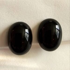 Vintage earrings black oval clip on gold tone